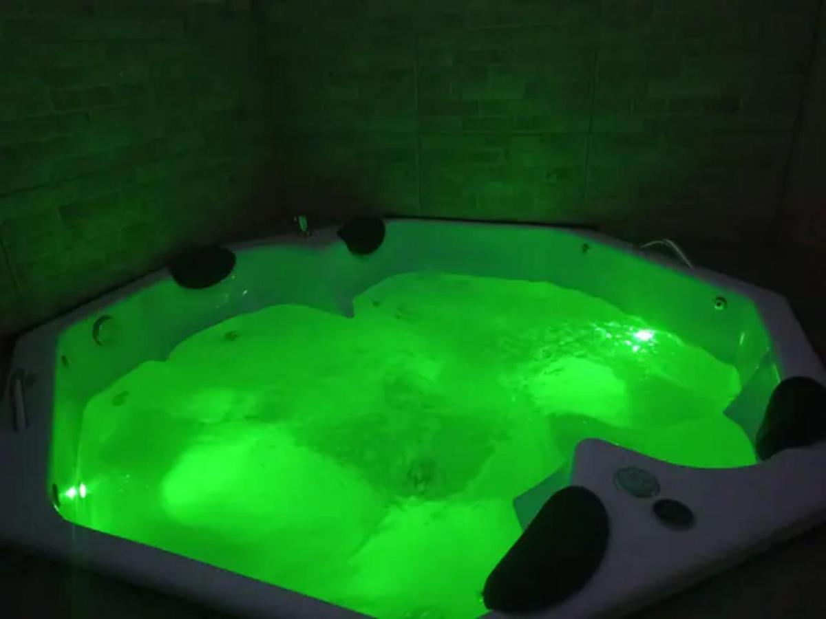 Casa Com Spa De Hidro, Aquecedor E Cromoterapia A 1,0 Km Do Centro Chapada dos Guimarães Exteriér fotografie