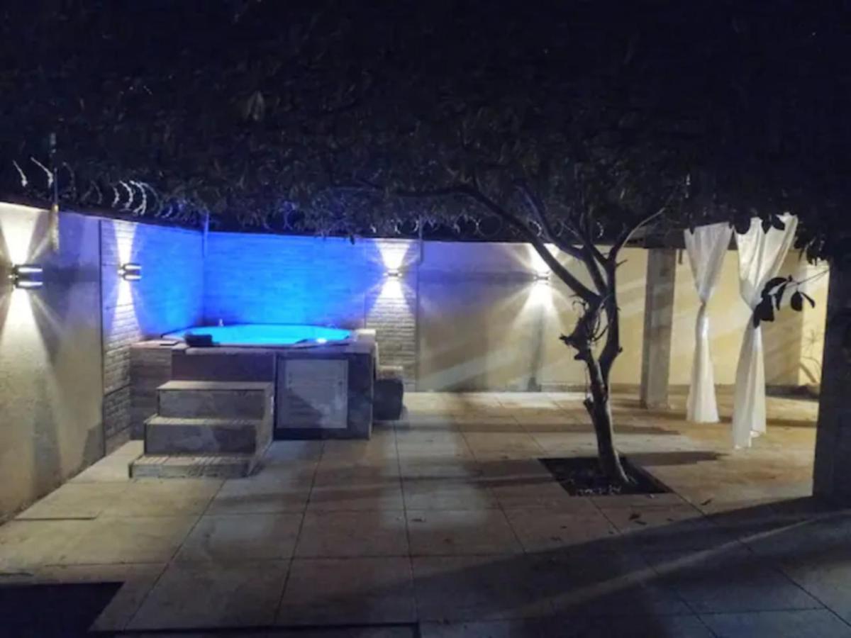 Casa Com Spa De Hidro, Aquecedor E Cromoterapia A 1,0 Km Do Centro Chapada dos Guimarães Exteriér fotografie