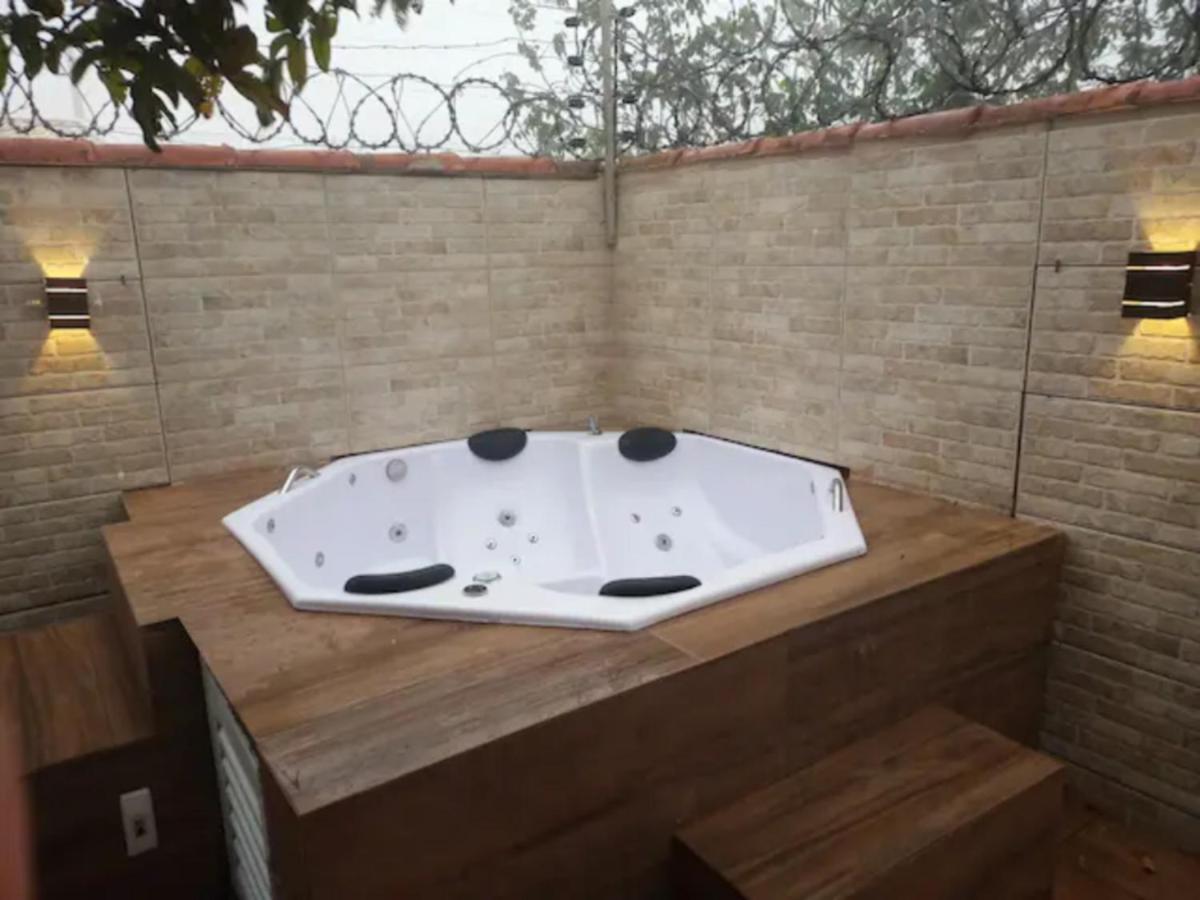 Casa Com Spa De Hidro, Aquecedor E Cromoterapia A 1,0 Km Do Centro Chapada dos Guimarães Exteriér fotografie
